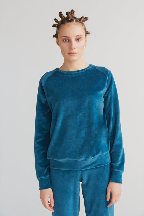 1277-044 | Women Velvet Sweatshirt - Danuvian Blue