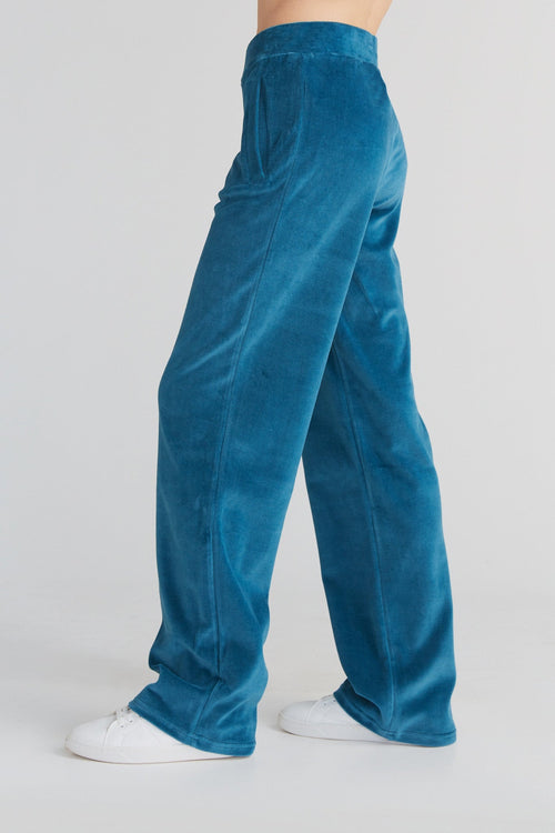 1464-044 | Women Straight Leg Velvet Pant - Danuvian Blue