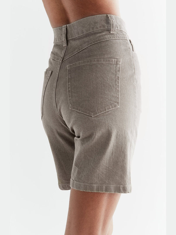 WA3018-395 | Women Denim Shorts in Ton washes - Pebble